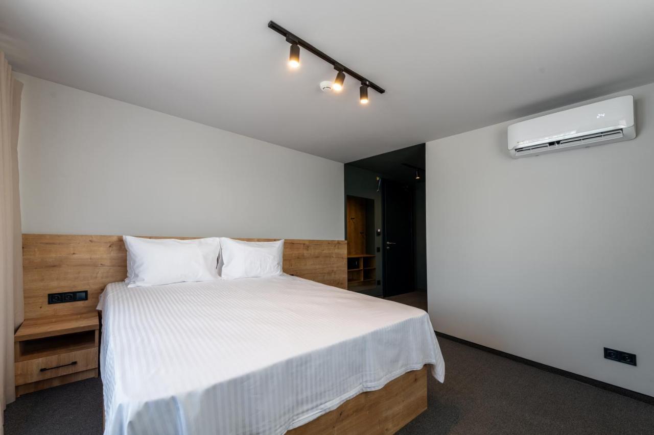 Bet25 Hotel Batumi Bagian luar foto